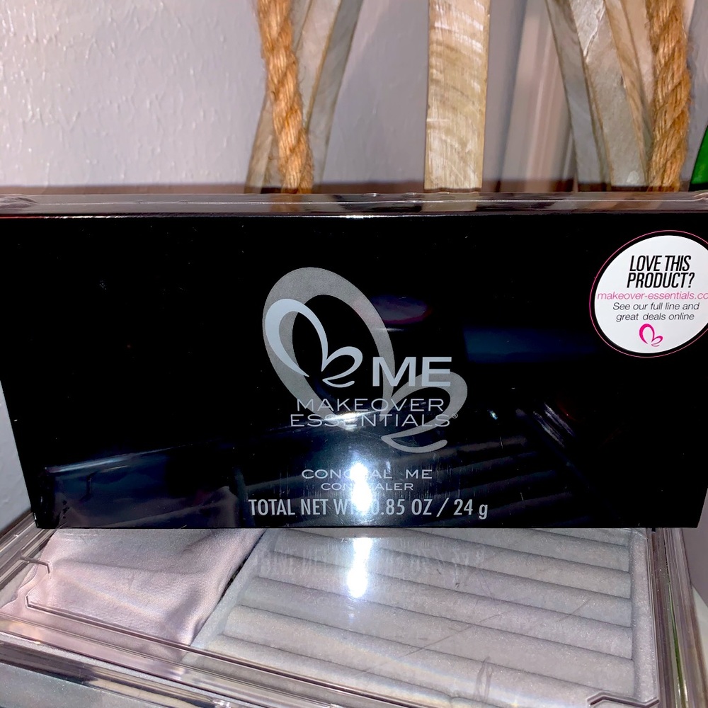 ME MAKEOVER ESSENTIALS CONCEAL ME